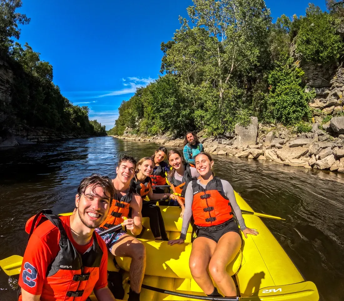 Students white water rafting.